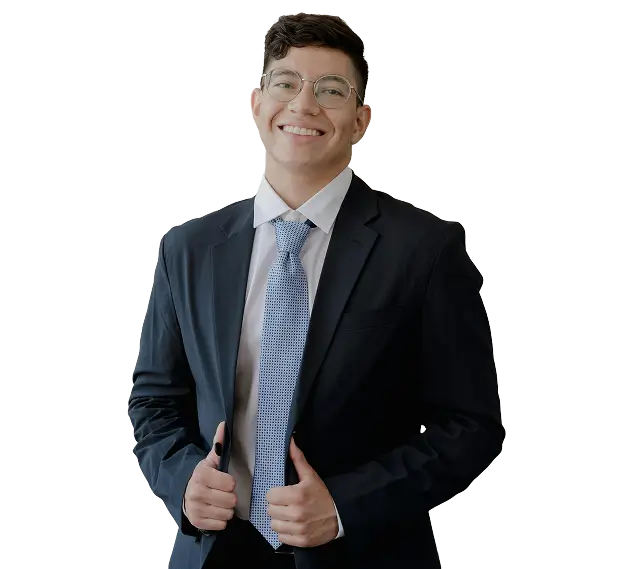 Trabajador feliz por beneficios de salud y bienestar ofrecidos por su empresa